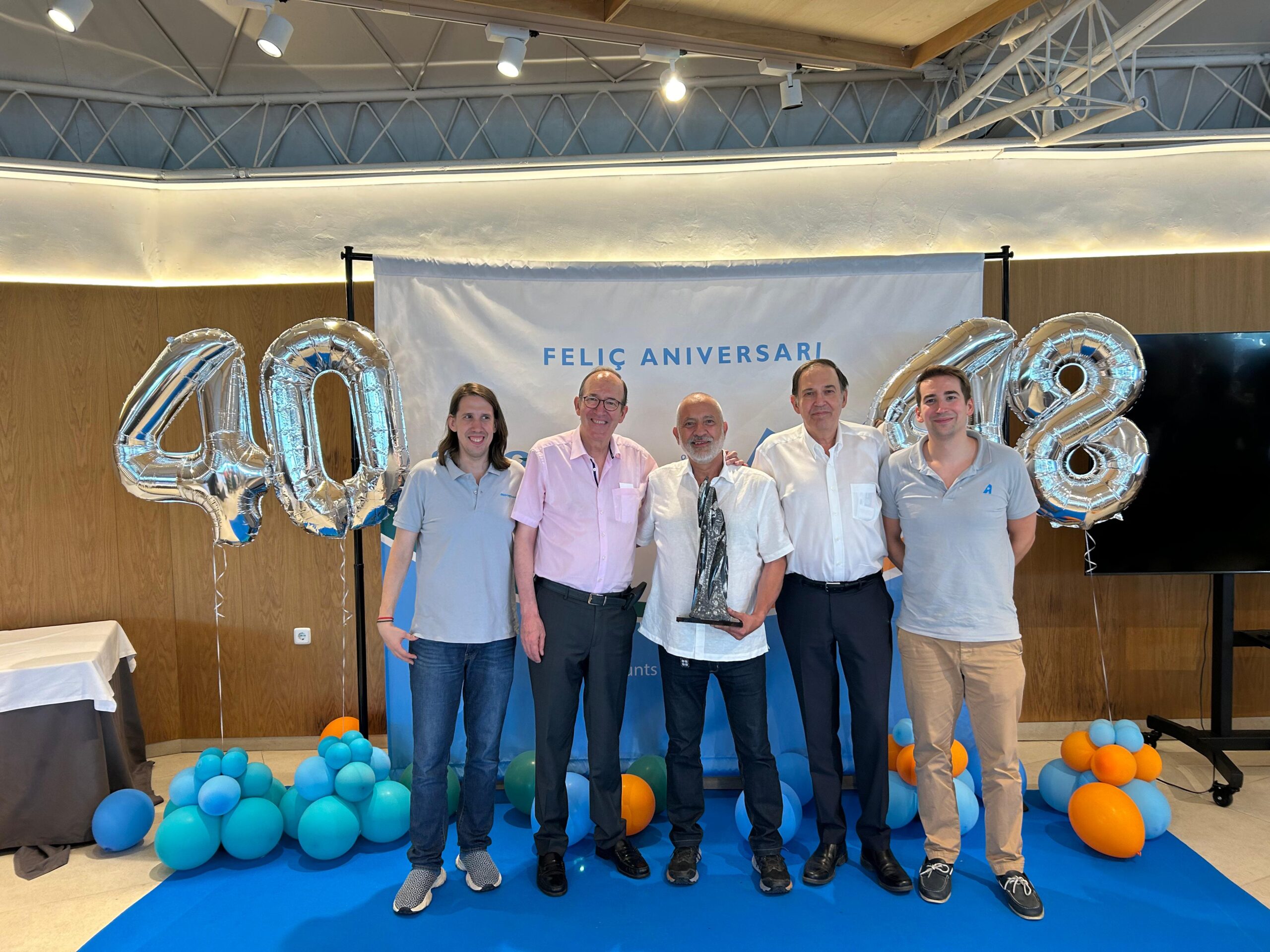 Gerencia de Airmatic y Neofluid celebrando el aniversario de la compañía